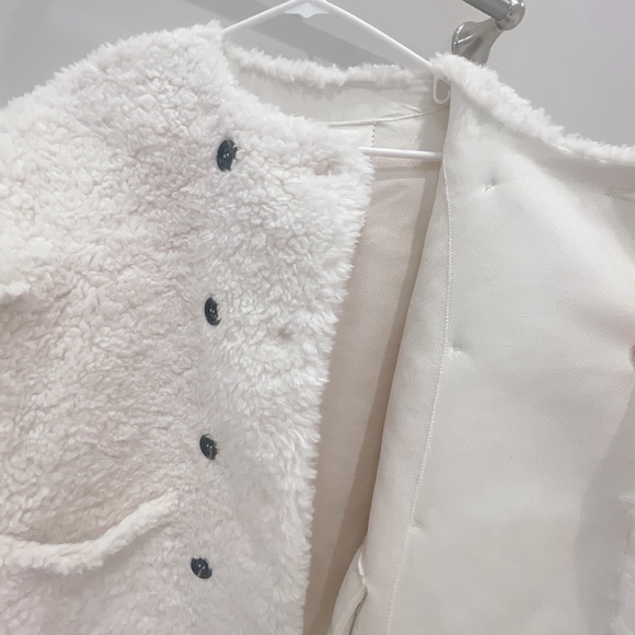 Coat - Picture 6 of 8